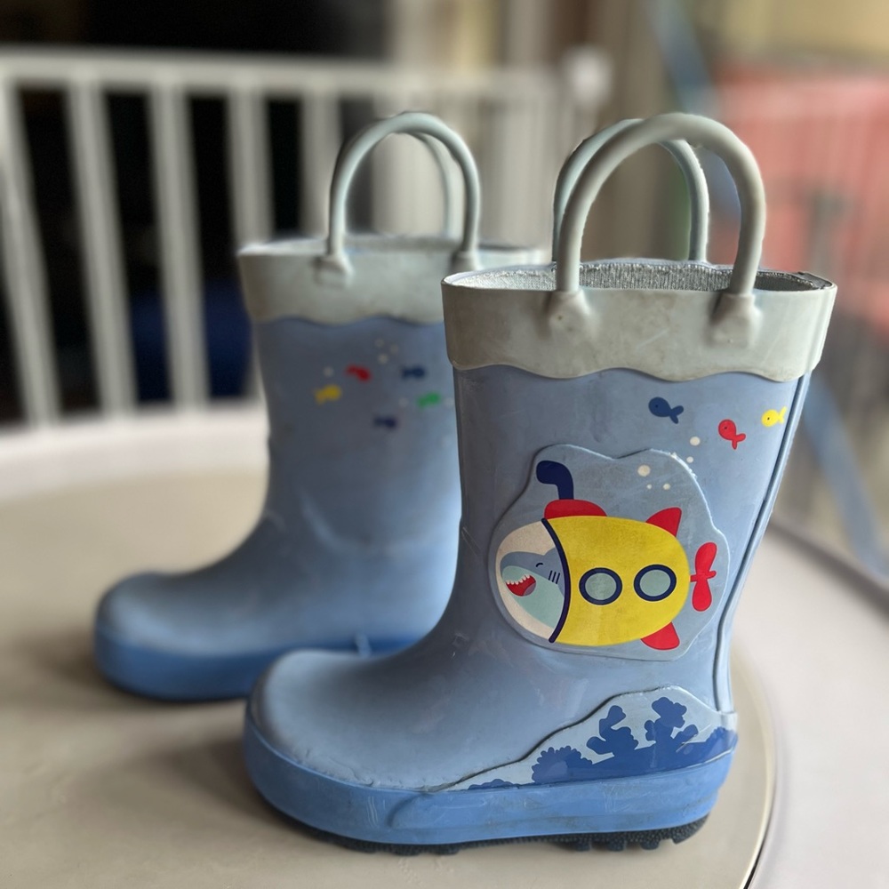 Size 6 - Toddler Rainboots - Cat & Jack